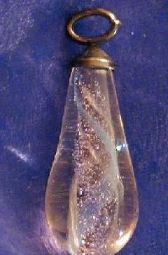 Pendentif en couleurs torsadées, verre pyrex